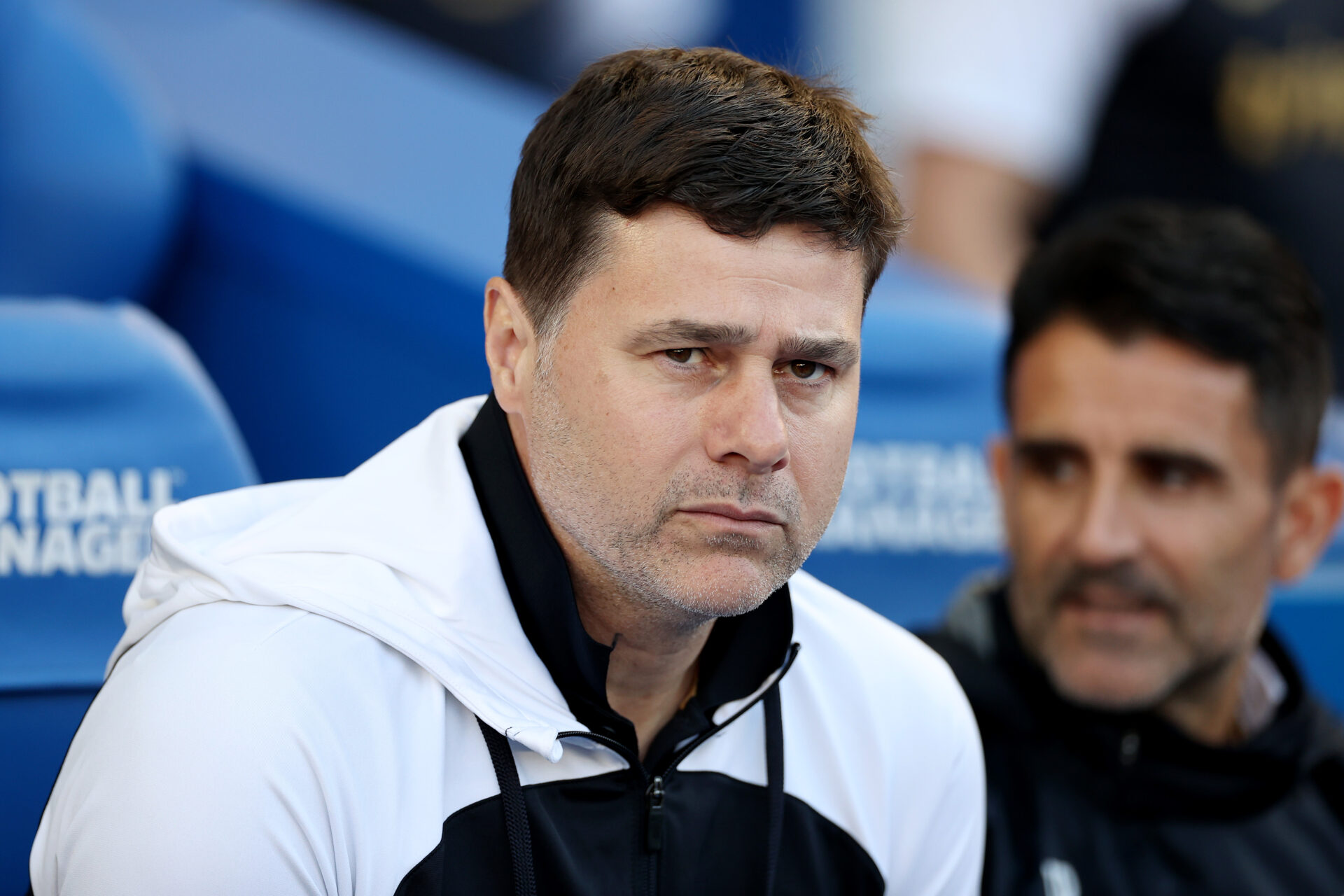 Pochettino in the dugout for Chelsea