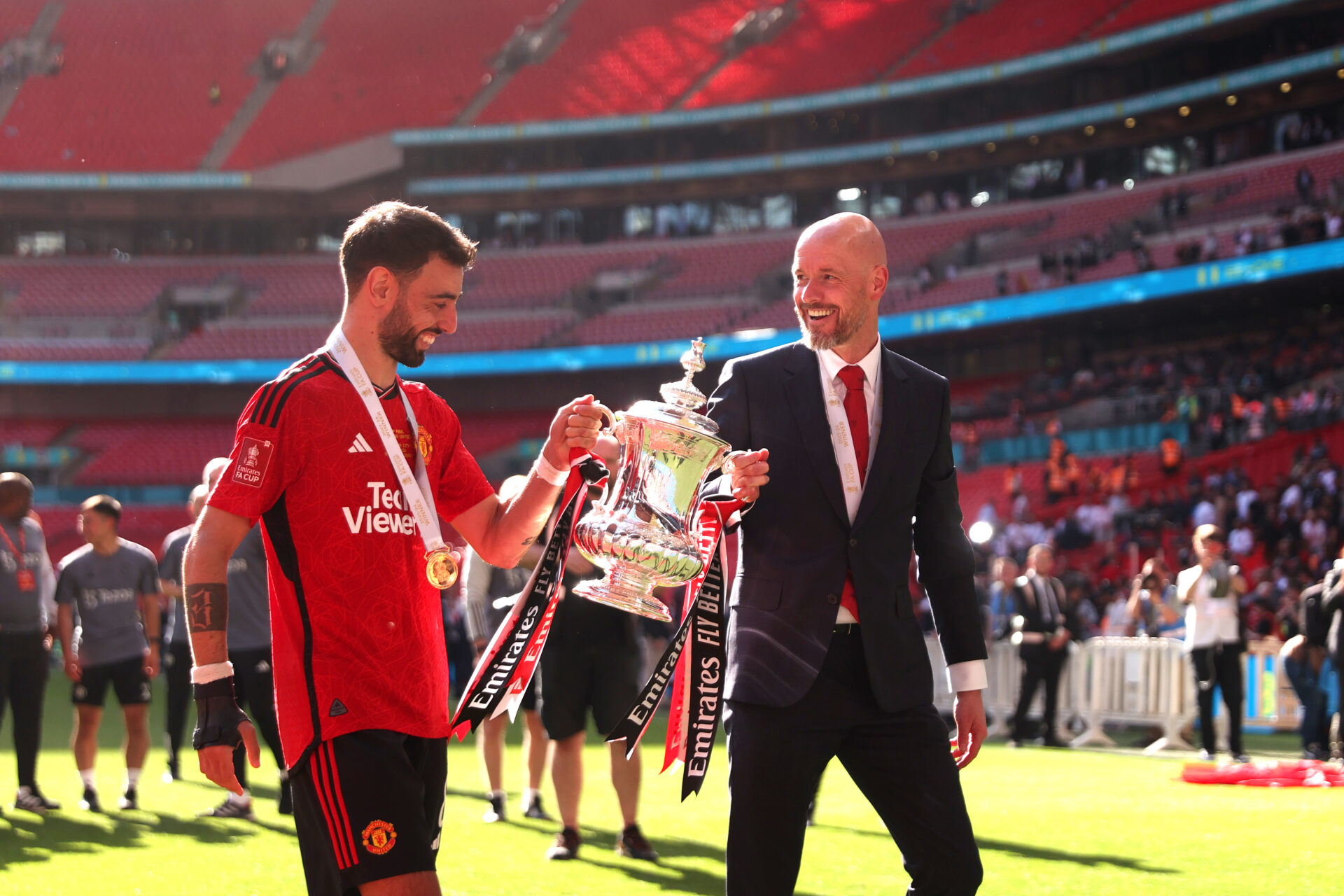 Manchester United vs Manchester City Ten Hag and Bruno with FA Cup
