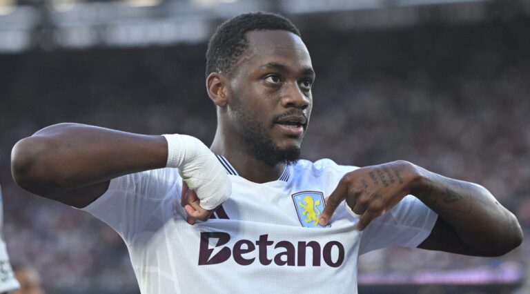 Jhon Duran scoring for Aston Villa